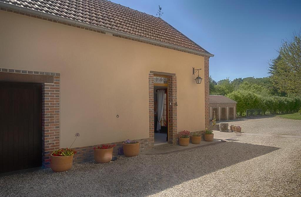 Le Logis Du Regisseur Acomodação com café da manhã Charny-Oree-de-Puisaye Exterior foto